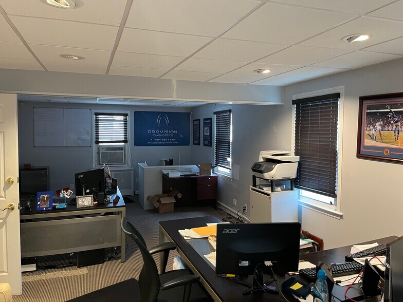 More Photos Of 1789 E Jericho Tpke, Huntington Medical For Lease