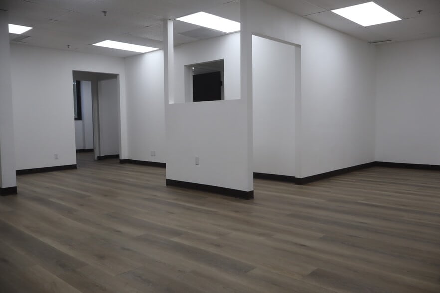 More Photos Of 2621 S Bristol St, Santa Ana Medical For Lease