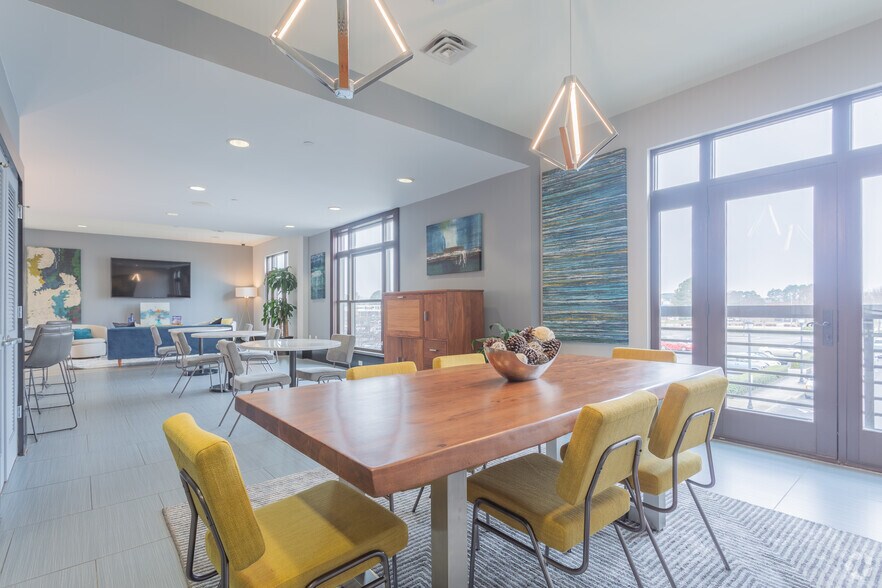 More Photos Of 670 Downey Green, Hampton Apartments For Sale