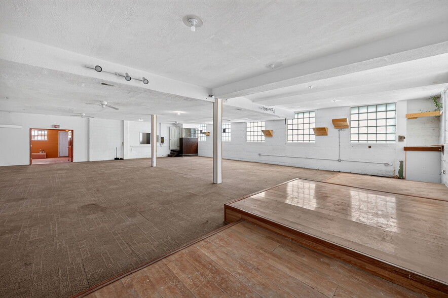 More Photos Of 7828 S Claremont Ave, Chicago Warehouse For Sale