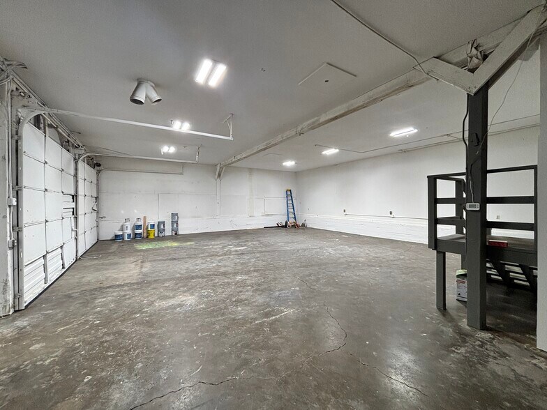 More Photos Of 446 McClaine St, Silverton Warehouse For Sale