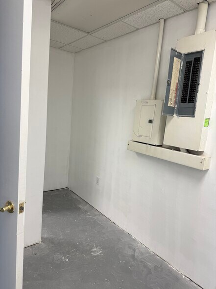 More Photos Of 578 Susquehanna Blvd, Hazleton Freestanding For Lease