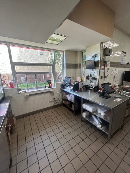 More Photos Of 2703 E Sauk Trl, Chicago Heights Fast Food For Lease