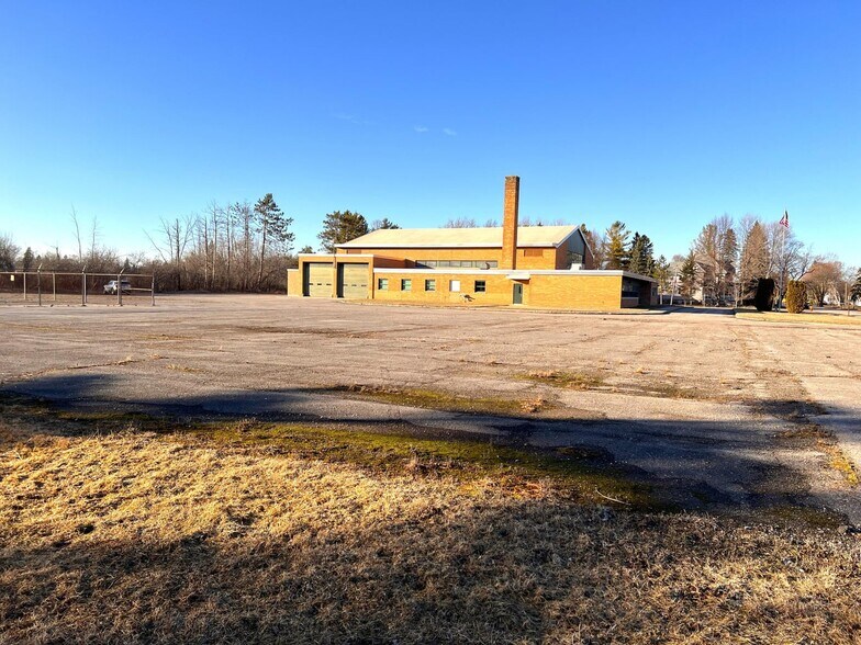 More Photos Of 610 Cuyler St, Cheboygan Lodge Meeting Hall For Lease
