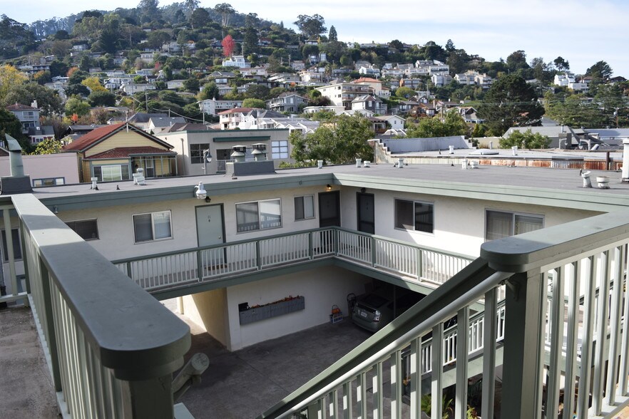 More Photos Of 206 Caledonia St, Sausalito Apartments For Sale