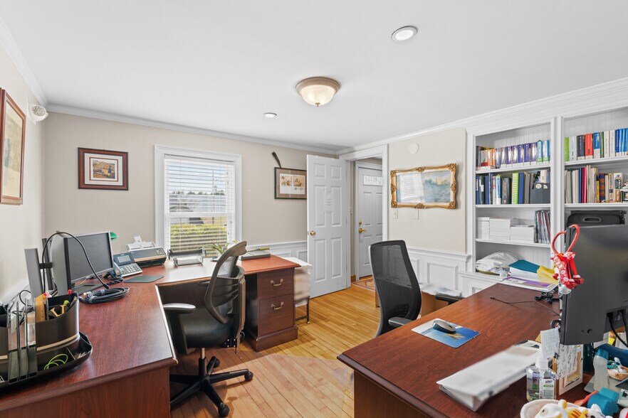More Photos Of 385 South St, Shrewsbury Office For Sale