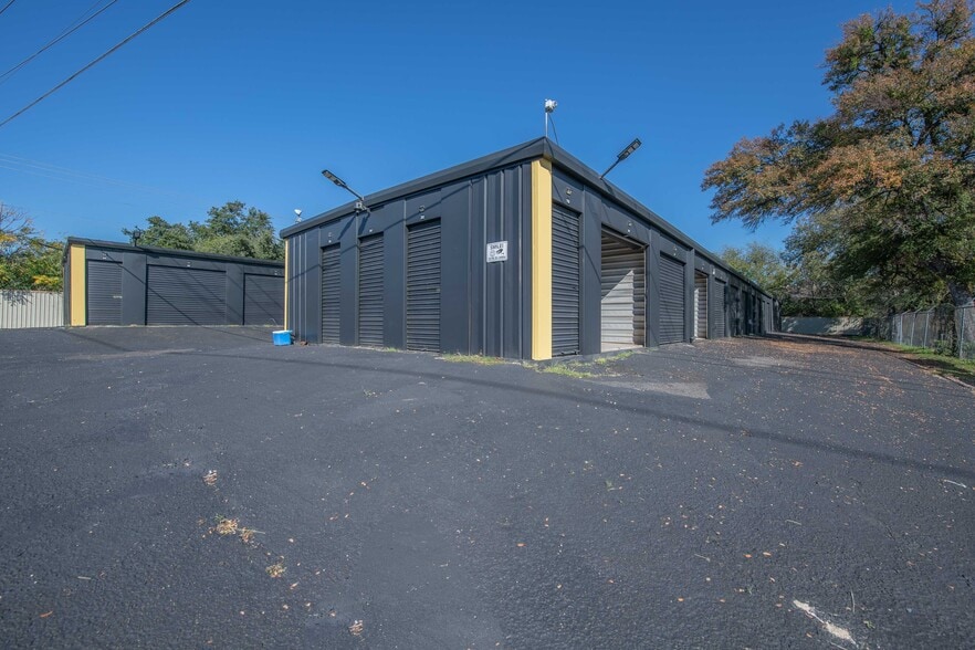 More Photos Of 405-407 S Twin Creek Dr, Killeen Self Storage For Sale