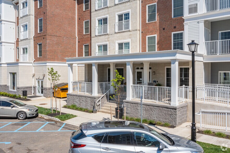 More Photos Of 1 E Pearl St, Burlington Apartments For Lease