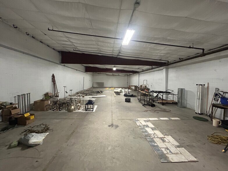 More Photos Of 650 6th St SW, Winter Haven Manufacturing For Lease