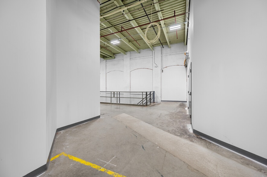 More Photos Of 28 Draper Ln, Canton Manufacturing For Lease