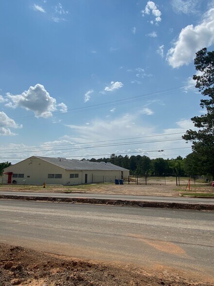 More Photos Of 1603 Industrial Blvd, Kilgore Unknown For Lease