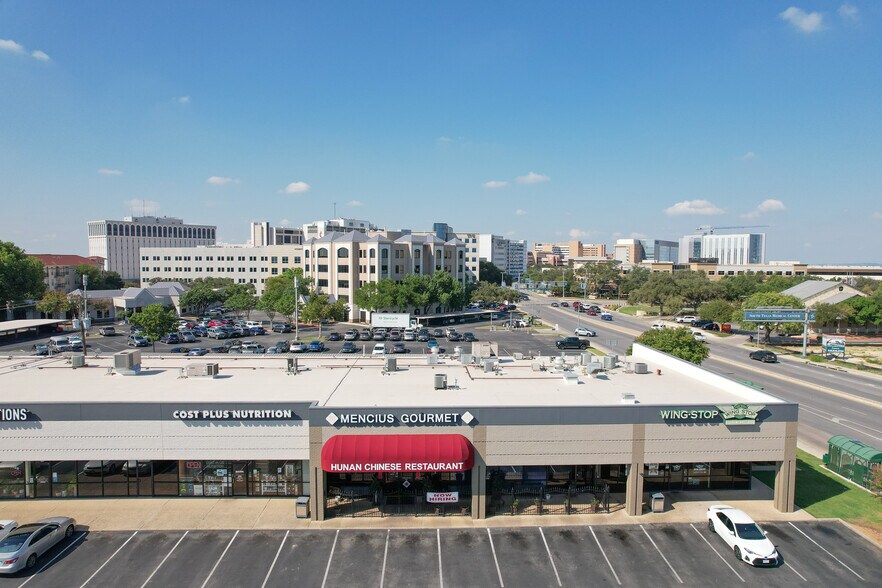 More Photos Of 7959 Fredericksburg Rd, San Antonio Unknown For Lease