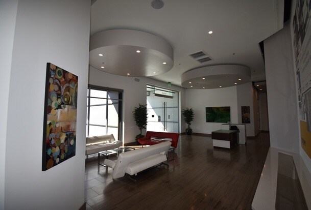 More Photos Of 15757 N 78th St, Scottsdale Light Distribution For Lease