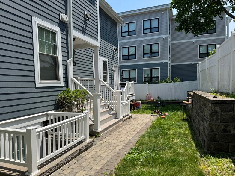 More Photos Of 11-13 Pierce st, Boston Apartments For Sale