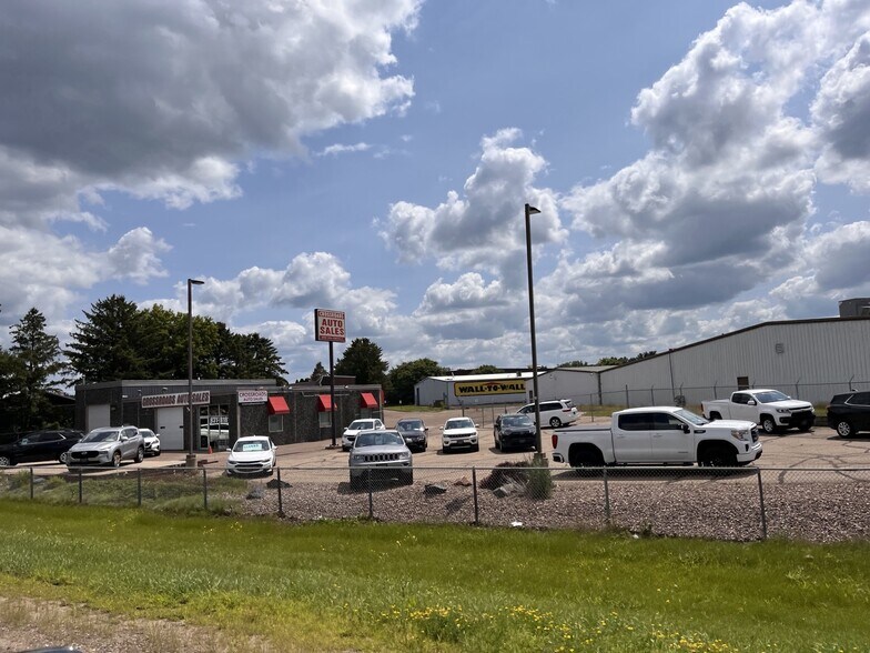 More Photos Of 3050 E Hamilton Ave, Eau Claire General Retail For Sale