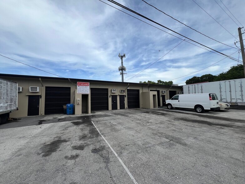 More Photos Of 3507-3530 NW 10th Ave, Oakland Park Warehouse For Lease