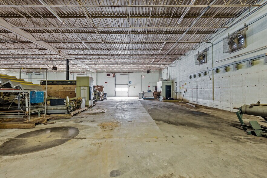 More Photos Of 1000 E Butler Ave, Liberty Manufacturing For Sale
