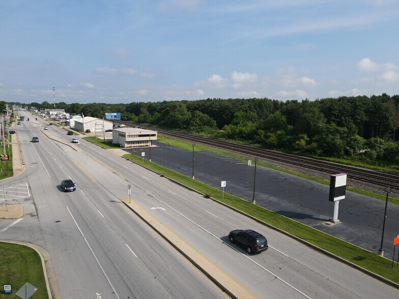 More Photos Of 23119 US Highway 33, Elkhart Storefront For Lease