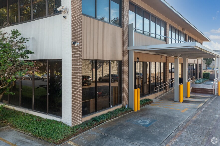 More Photos Of 9180 Old Katy Rd, Houston Medical For Lease