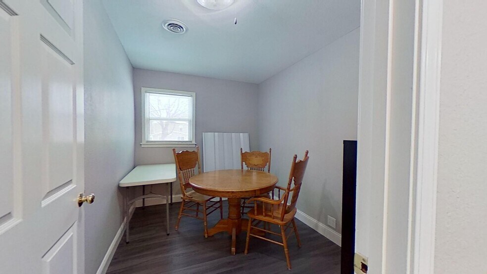 More Photos Of 616 S Sturgeon St, Montgomery City Office Residential For Sale