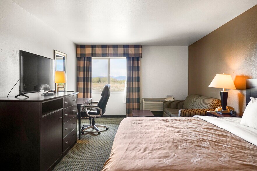 More Photos Of 3815 State Highway 119, Longmont Hotel For Sale