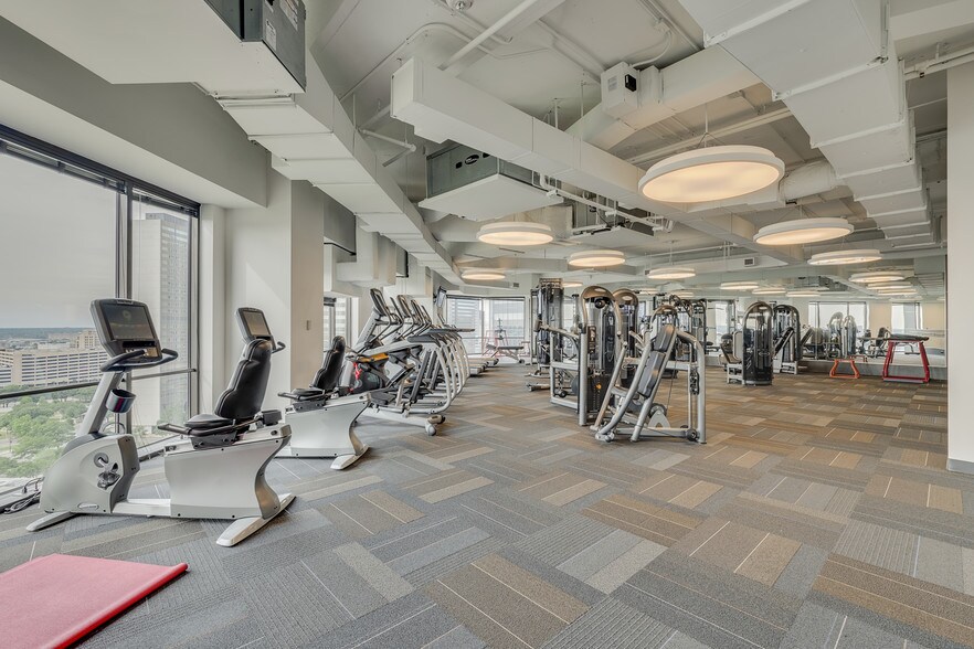 More Photos Of 2323 Bryan St, Dallas Office For Lease