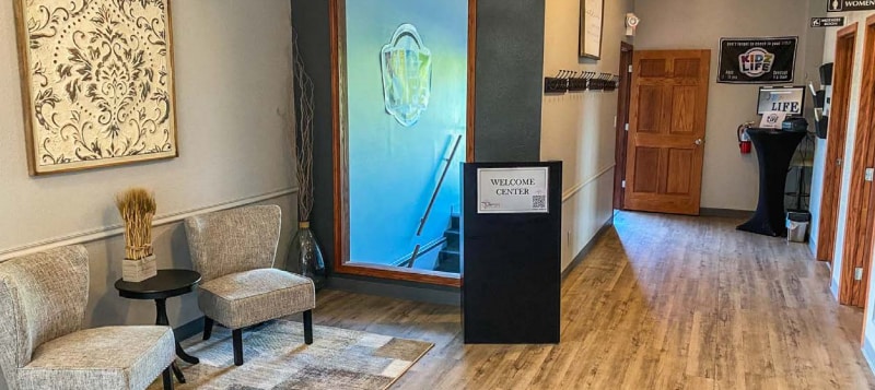 More Photos Of 560 Bay View Rd, Mukwonago Freestanding For Lease