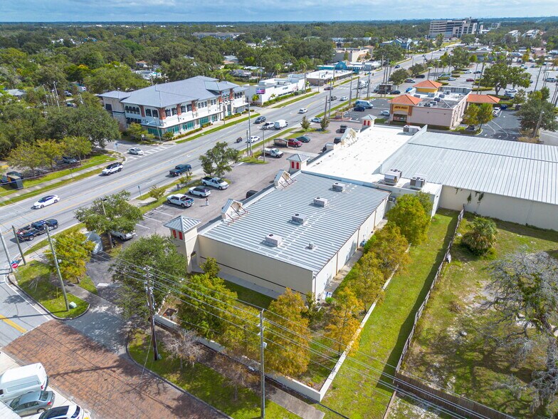More Photos Of 1015-1033 W Bay Dr, Largo Freestanding For Lease