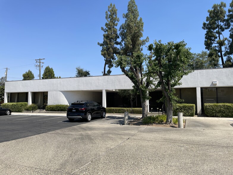 Primary Photo Of 1171 W Shaw Ave, Fresno Office For Lease