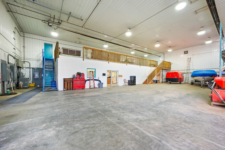 More Photos Of 501077 RR13 Airport Rd, Lloydminster Warehouse For Lease