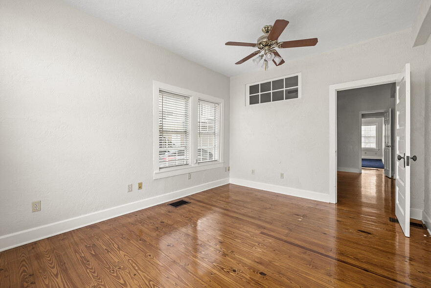 More Photos Of 7024 Central Ave, Saint Petersburg Medical For Sale