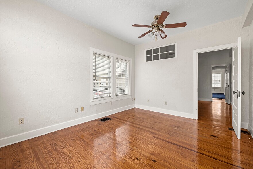 More Photos Of 7024 Central Ave, Saint Petersburg Medical For Lease