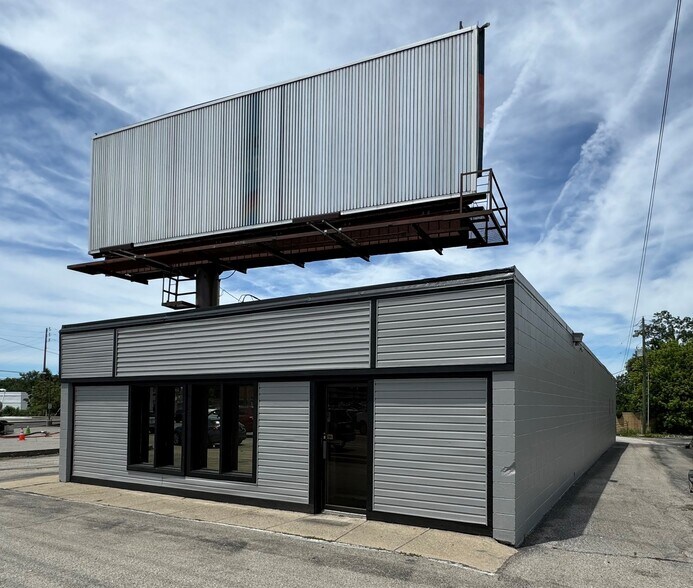 More Photos Of 8208 Allisonville Rd, Indianapolis Medical For Sale