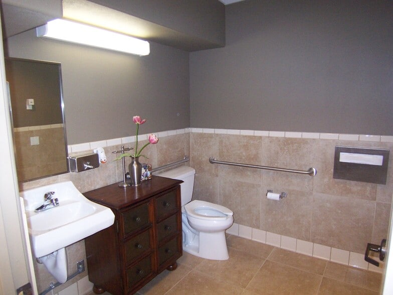 More Photos Of 77935 Calle Tampico, La Quinta Loft Creative Space For Lease