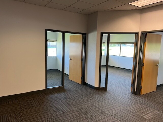 More Photos Of 2985 S Ridge Rd, Green Bay Medical For Lease