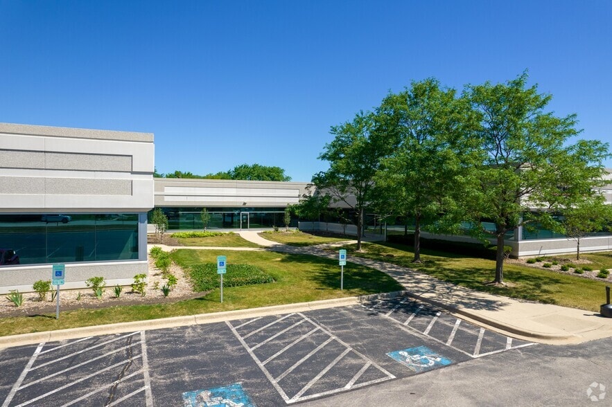 More Photos Of 2400 Ogden Ave, Lisle Office For Lease