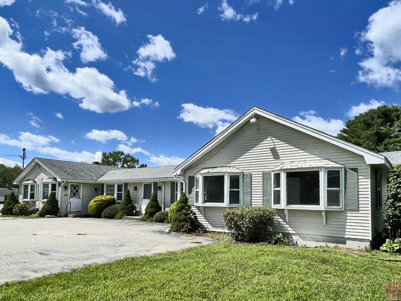 Primary Photo Of 107 Main St, Hebron Medical For Sale