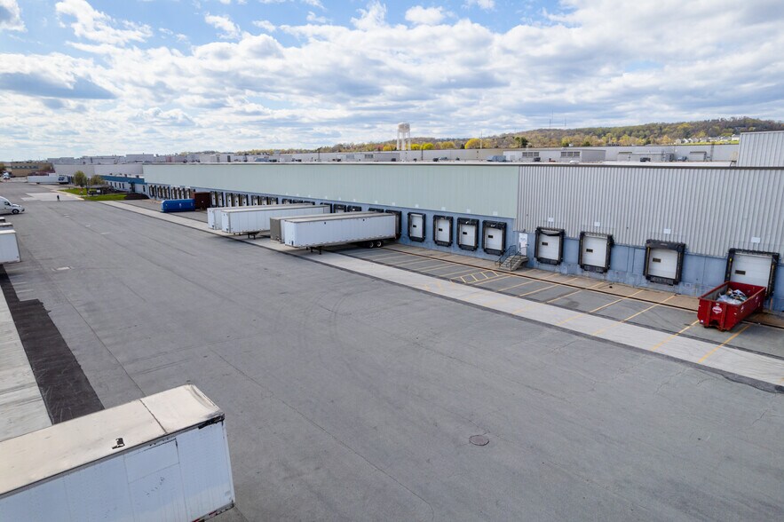 More Photos Of 301 Butterfly Commons Dr, York Manufacturing For Lease