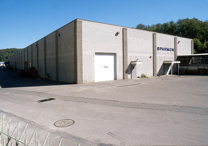 Primary Photo Of 1530 Chartiers Ave, Pittsburgh Warehouse For Lease