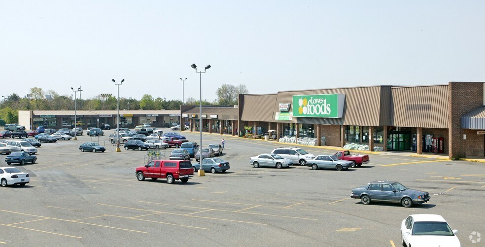 More Photos Of 614 L-614 T S Main St, King Unknown For Lease