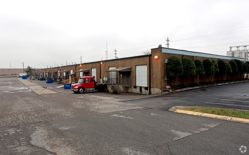 More Photos Of 3620-3630 Trousdale Dr, Nashville Warehouse For Lease