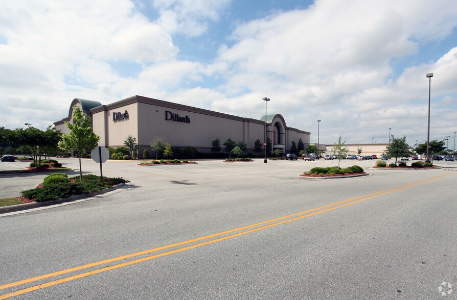 More Photos Of 3500 Oleander Dr, Wilmington Unknown For Lease