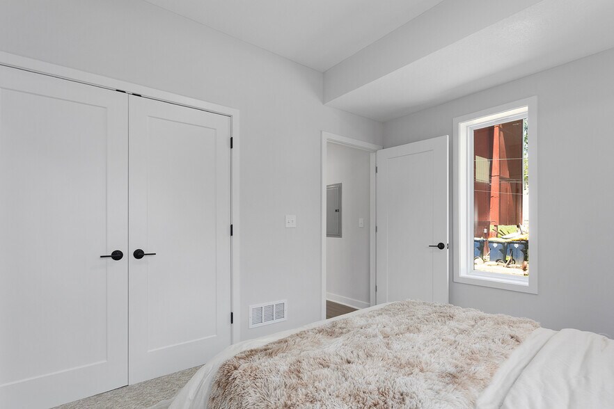 More Photos Of 4523 Forest Ave, Kansas City Multifamily For Sale