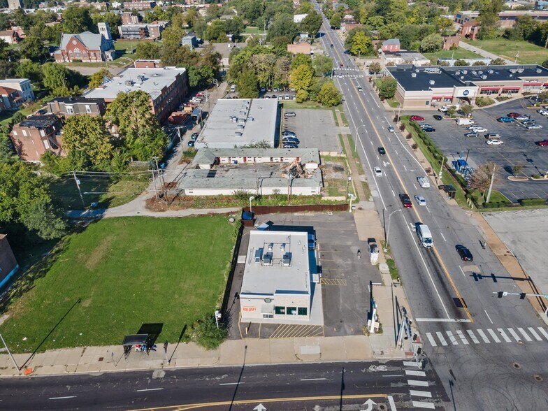 More Photos Of 1235 N Grand Blvd, Saint Louis Fast Food For Sale