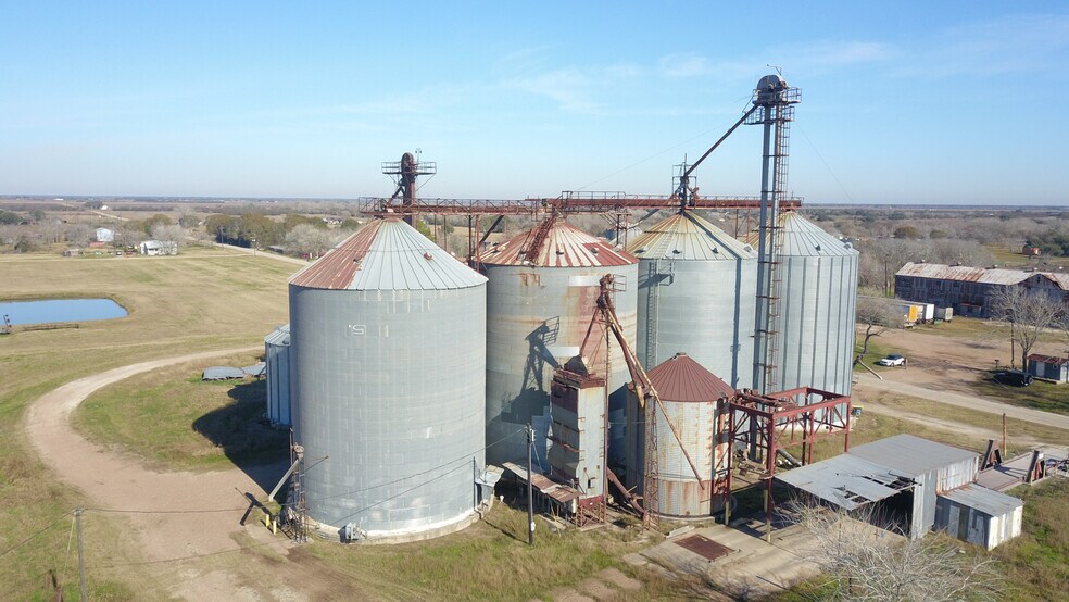 More Photos Of 2871 Gin Rd, Inez Industrial For Sale