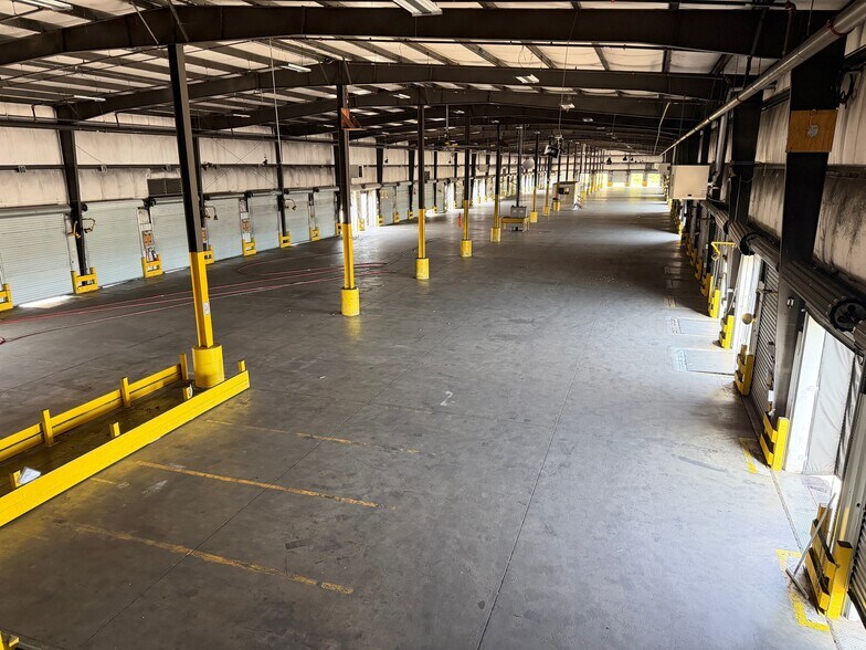 More Photos Of 14557 Industry Dr, Hagerstown Warehouse For Lease