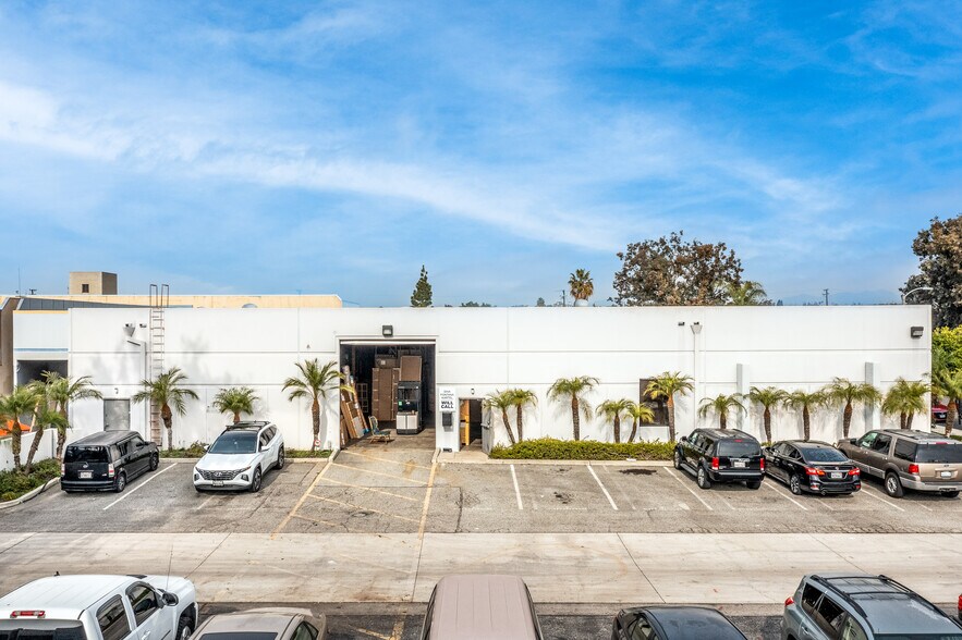More Photos Of 13625 S Gramercy Pl, Gardena Warehouse For Lease