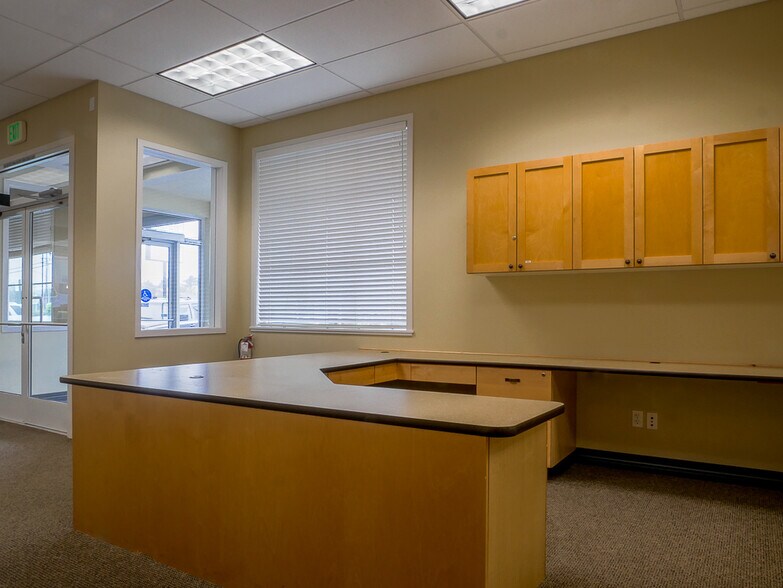 More Photos Of 1605 N Coast Hwy, Newport Office For Lease