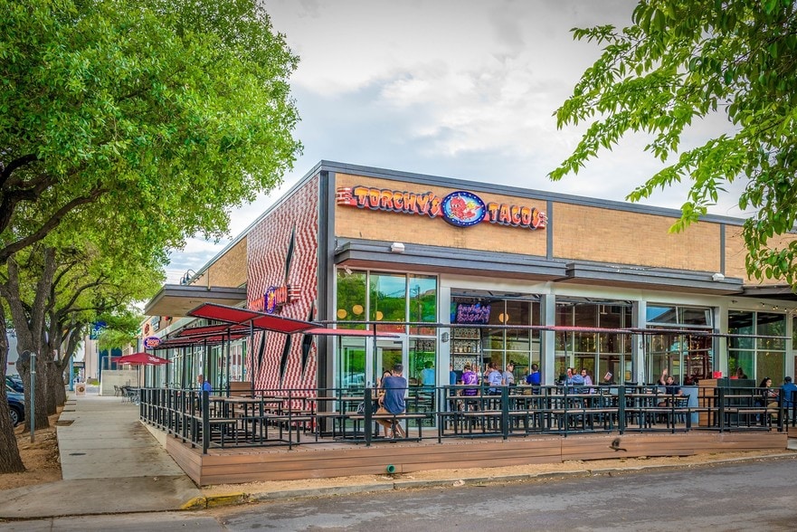 More Photos Of 301 N Guadalupe St, San Marcos Storefront Retail Office For Lease