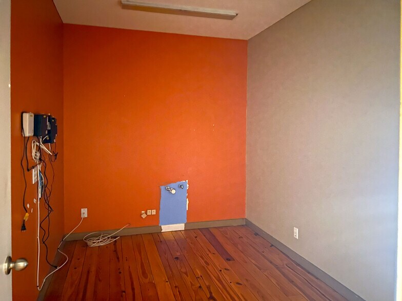 More Photos Of 1642 FM 2673, Canyon Lake Storefront Retail Office For Lease